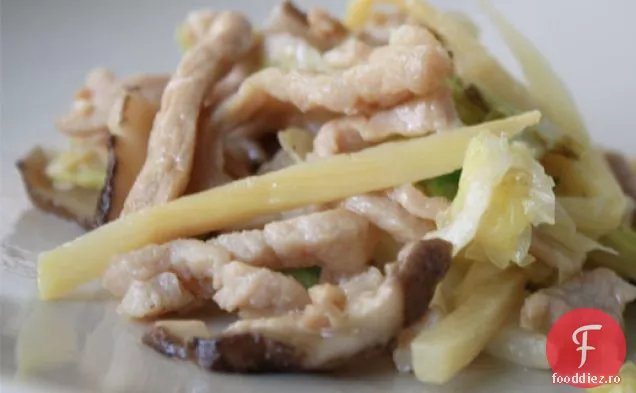 Carne de porc prăjită cu Napa, Shitake și bambus