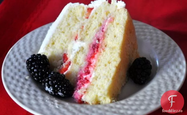 Tort cu strat de lămâie cu fructe de pădure de vară