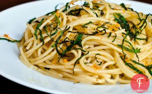 Spaghete cu polen de fenicul, portocale, usturoi și mentă