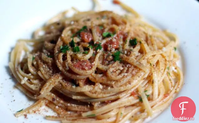 Cina în seara asta: Linguine cu roșii de moștenire, capere, hamsii și Chile