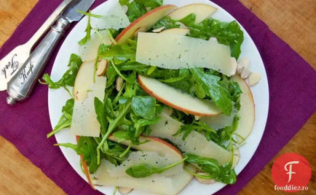 Salate Serioase: rucola, mere și Manchego în vinetă de cidru