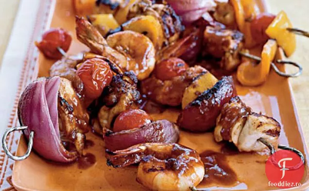 Kebab-uri mixte la grătar cu sos BBQ Guava