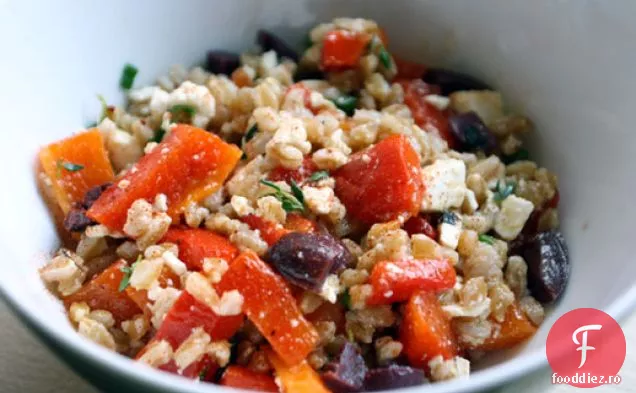 Farro și salată de ardei prăjită