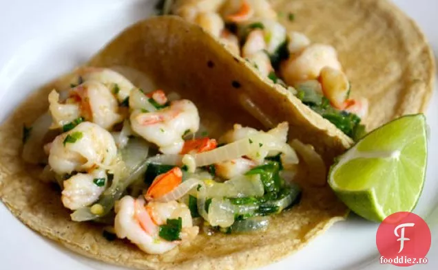 Tacos de Camarones al Mojo de Ajo (saut Tacos de creveți saut)