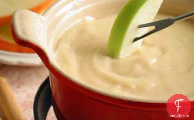 Fondue de brânză cu mere