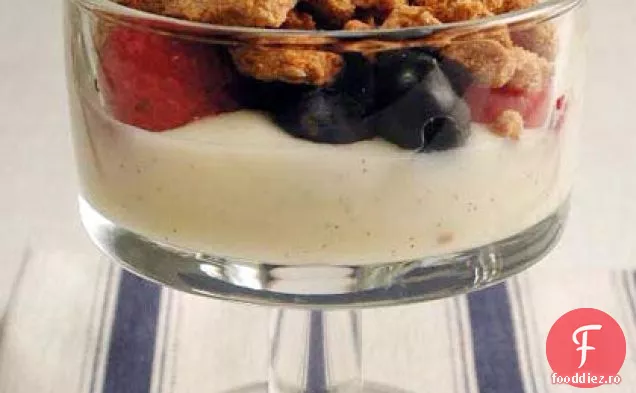Crema de vanilie se sfărâmă cu fructe de pădure mixte