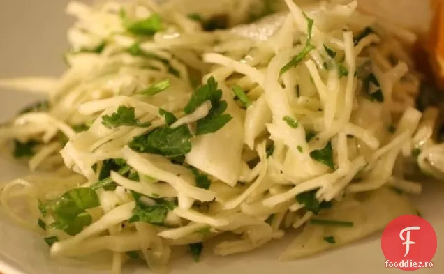 Salată de varză și pătrunjel la fel de bună ca Cole