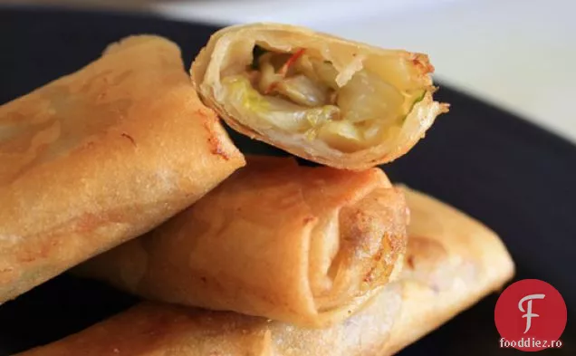 Rulouri de primăvară de porc și legume