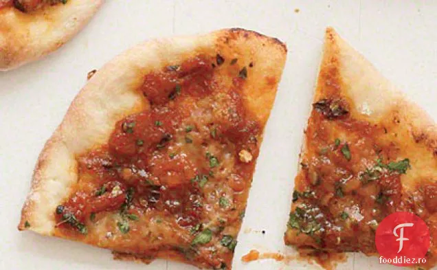 Pizza Cu Brânză Cu Ierburi