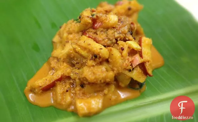 Apple Sabzi (măr gătit în condimente ușoare cu nucă de cocos)