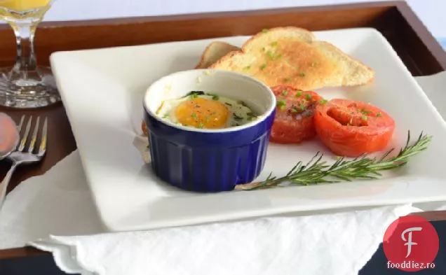 Ouă coapte la cuptor {cu Bietă, parmezan și ierburi proaspete}