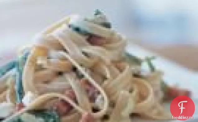Fettuccine Din Grâu Integral Cu Bietă