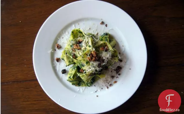 Papperadelle Cu Ricotta, Brânză Elvețiană, Nuci Și Parmezan