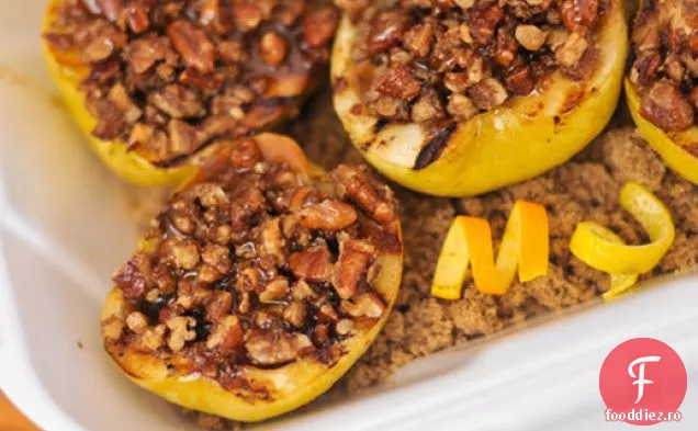Mere umplute cu Pecan cu sos de Caramel