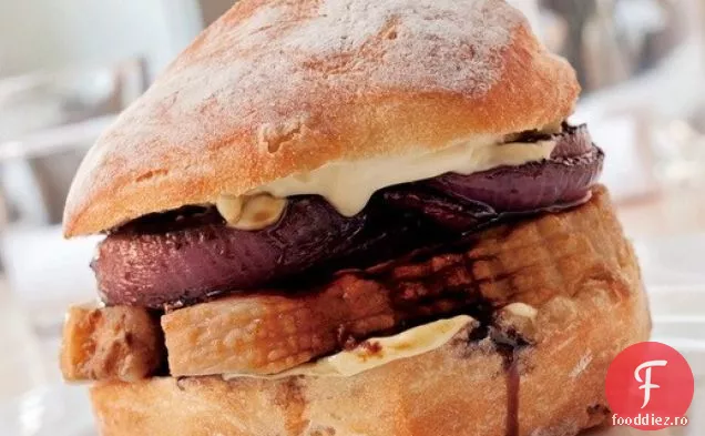 Sandvișul Porchetta Al Olympic Provisions