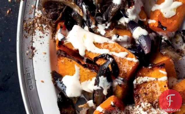 Dovlecei prăjiți și ceapă roșie cu Tahini și Za ' atar din Ierusalim