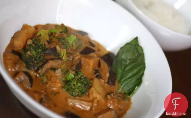 Curry Massaman cu vinete și Broccoli