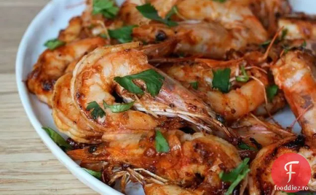 Usturoi prăjit și creveți Sriracha