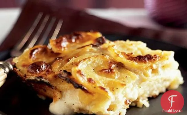 Gratin de cartofi cu brânză de capră și usturoi