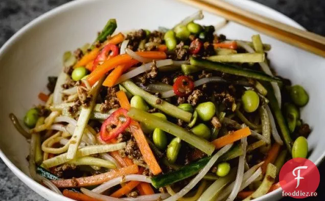 Fidea zhajiang a lui Fuchsia Dunlop (Zha Jiang Mian)