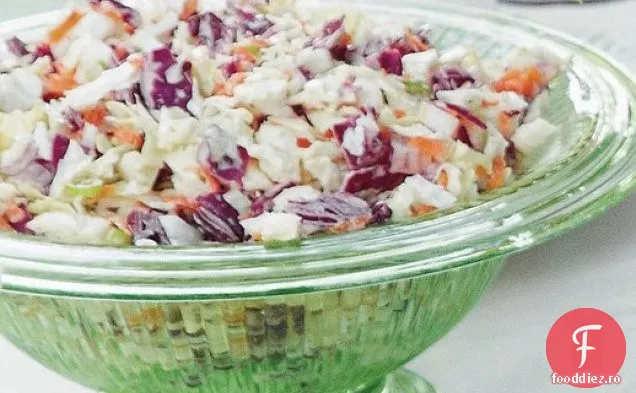 Salată de varză picantă din jurul mesei sudice