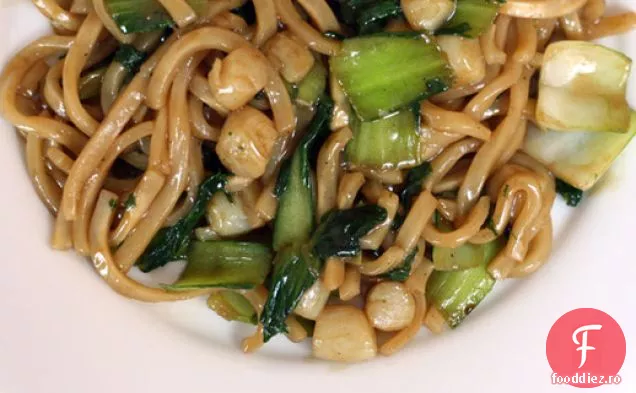 Tăiței Udon cu scoici de dafin și Baby Bok Choy