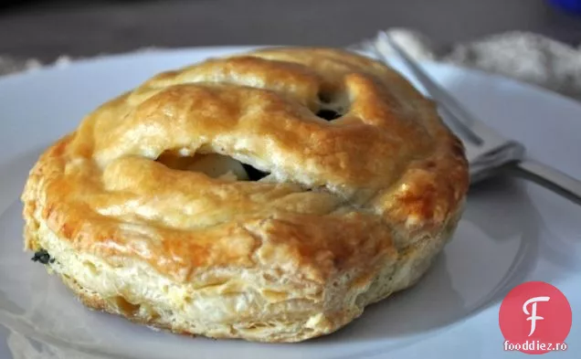 Buzunare pentru micul dejun cu spanac, ou și Feta