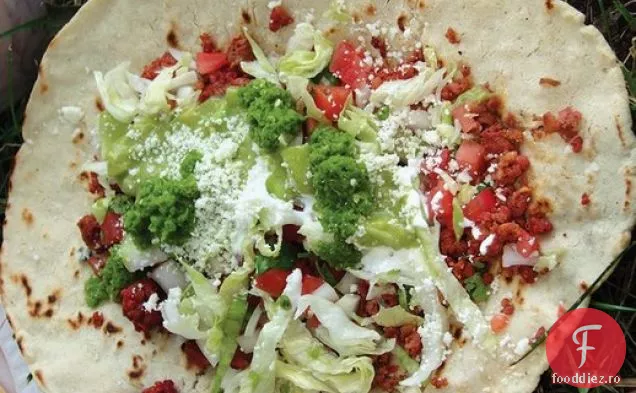 Băieți de la țară Chorizo Huaraches de la New York la cart