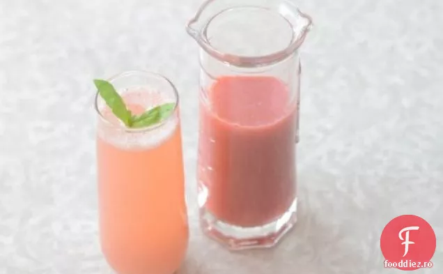 Căpșuni-rubarbă Bellini cu busuioc