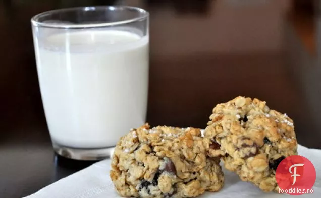 Biscuiți Cu Stafide Cu Fulgi De Ovăz Cu Ciocolată Sărată