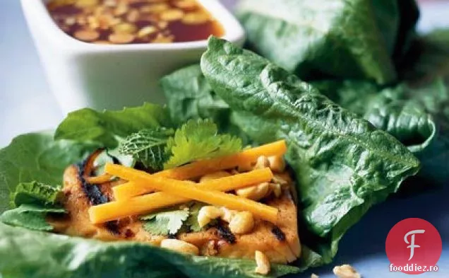 Rulouri de salată vietnameză cu tofu picant la grătar