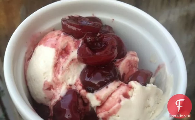 Semifreddo cu Cola și cireșe