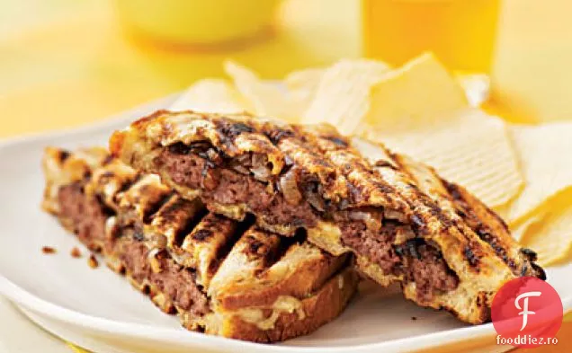 Patty se topește cu ceapă la grătar