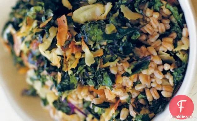 Gatiti cartea: salata de varza cu nuca de cocos prajita