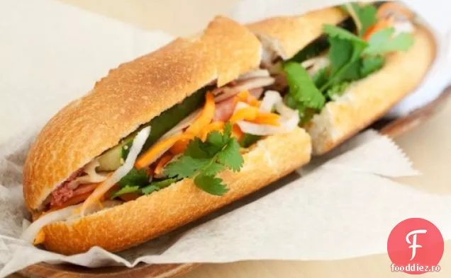 Serios Mănâncă ' Bacon Banh Mi