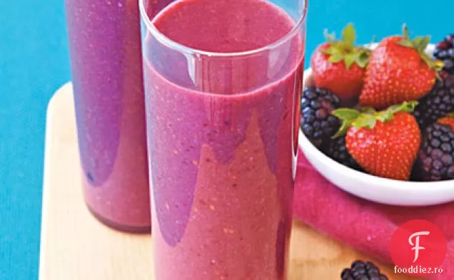 Smoothie cu ghimbir, fructe de pădure și ovăz