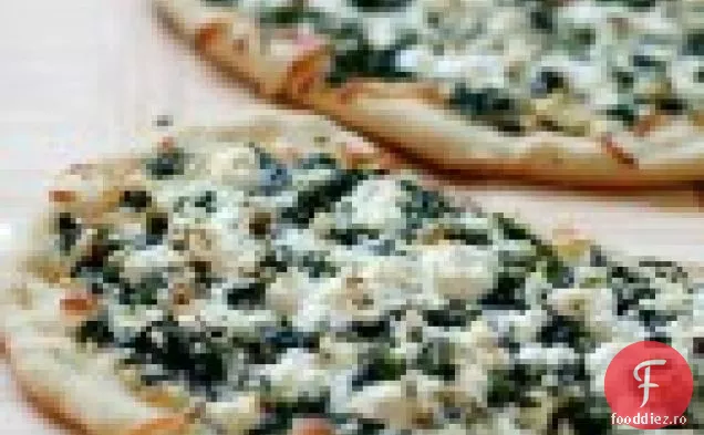 Pizza Bianca Cu Brânză De Capră Și Verdeață