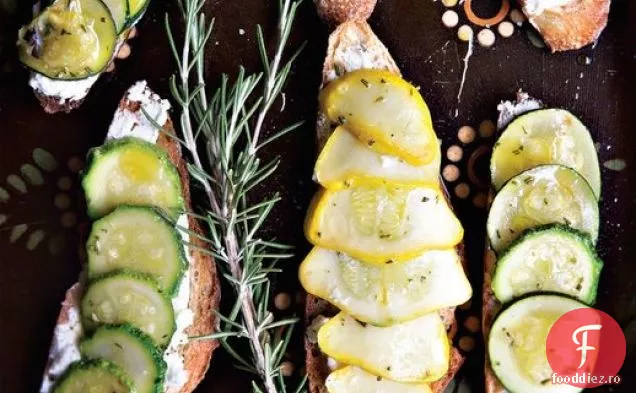 Tartinele de dovleac de vară ale lui Deborah Madison cu rozmarin și lămâie