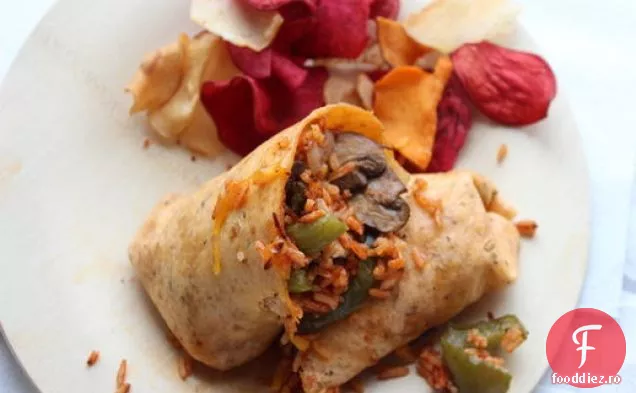 Burrito suprasolicitat cu ciuperci, Cheddar și orez cu roșii
