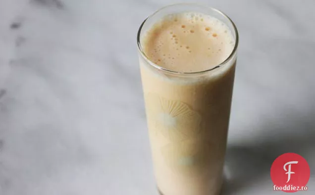 Piersici și smântână Smoothie