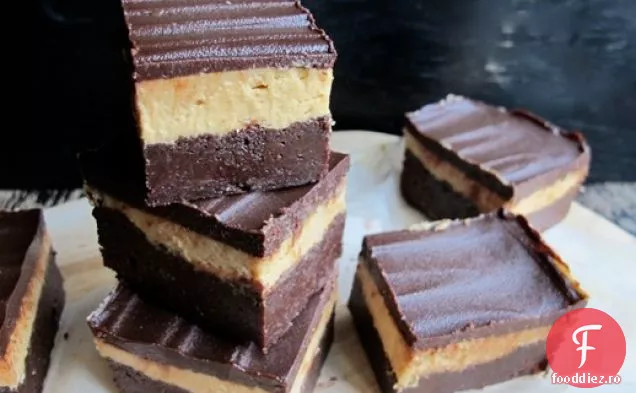 Triple Decker Unt De Arahide Negrese