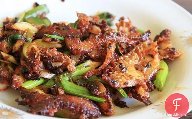 Tripă prăjită cu pastă de fasole Chili