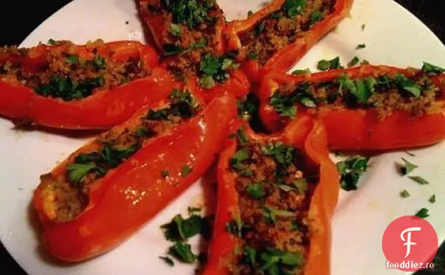 Sănătos și delicios: jumătăți de ardei prăjiți cu Topping de pesmet