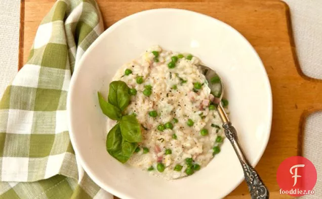 Risotto cu mazăre de primăvară, șuncă și brânză Fontina