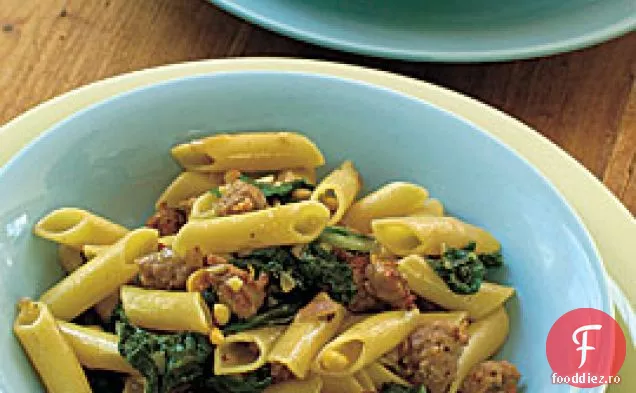 Penne Cu Cârnați, Bietă Și Nuci De Pin