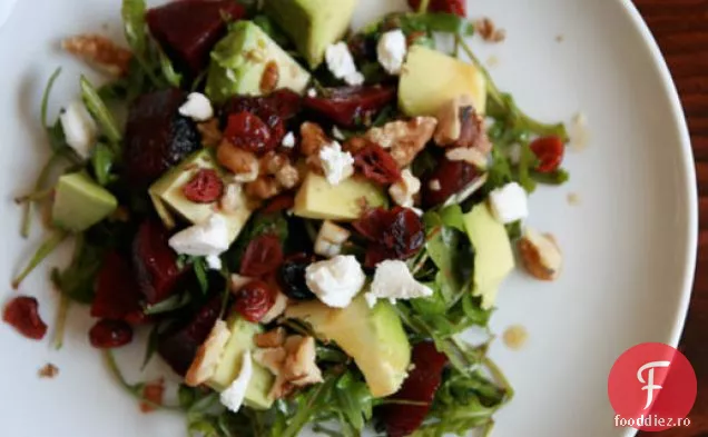 Cina în seara asta: salată de sfeclă, Avocado și brânză de capră