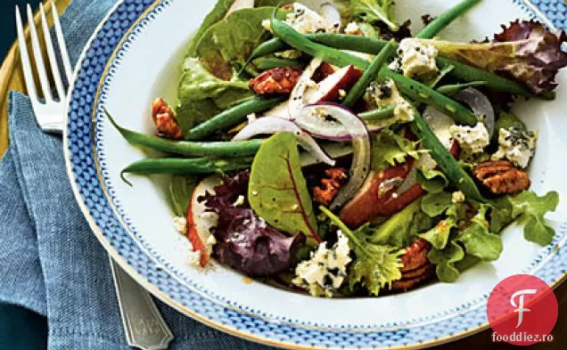 Salată proaspătă de fasole verde și pere cu vinetă de sorg