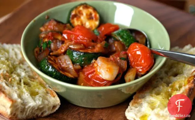 Cina in seara asta: Ratatouille cu pâine la grătar