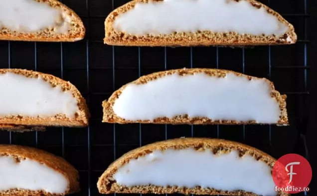 Biscotti Cu Condimente Glazurate