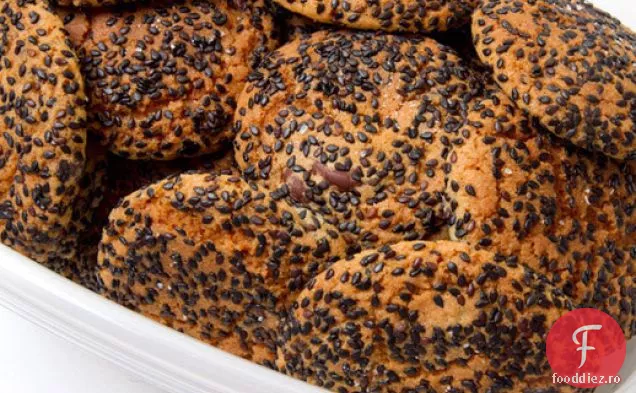 Biscuiți cu susan sărat și ciocolată neagră